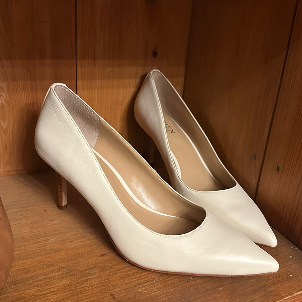 Lauren Ralph Lauren  Lanette Leather Pointed Toe Classic Pumps Cream NEW Size 7